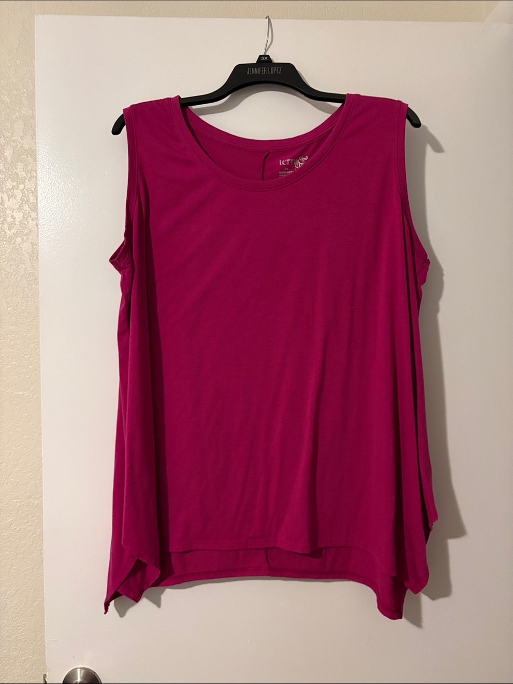 Terra & Sky Fuchsia Sleeveless Scoop Neck Tank